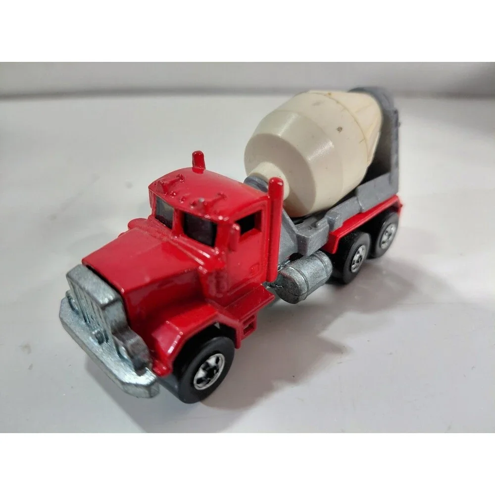 Hot Wheels 1:64 Die Cast Black Wall 1979 Malaysia Peterbilt Cement Truck